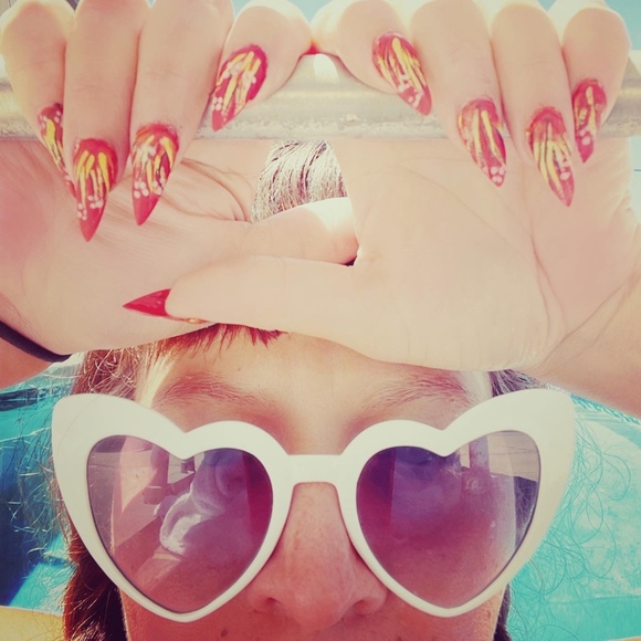 Meet your Posher, Izabelle - Picture 1 of 1